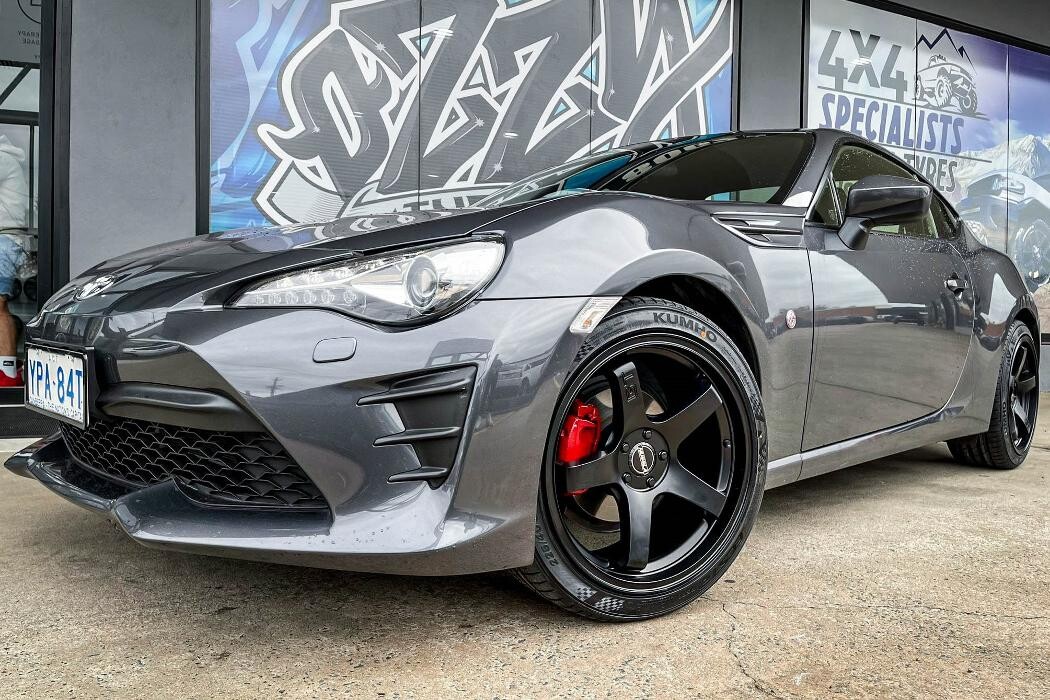 Images Ozzy Tyres Fyshwick | Tyres Canberra | Wheels & Tyres ACT | 4x4 Centre