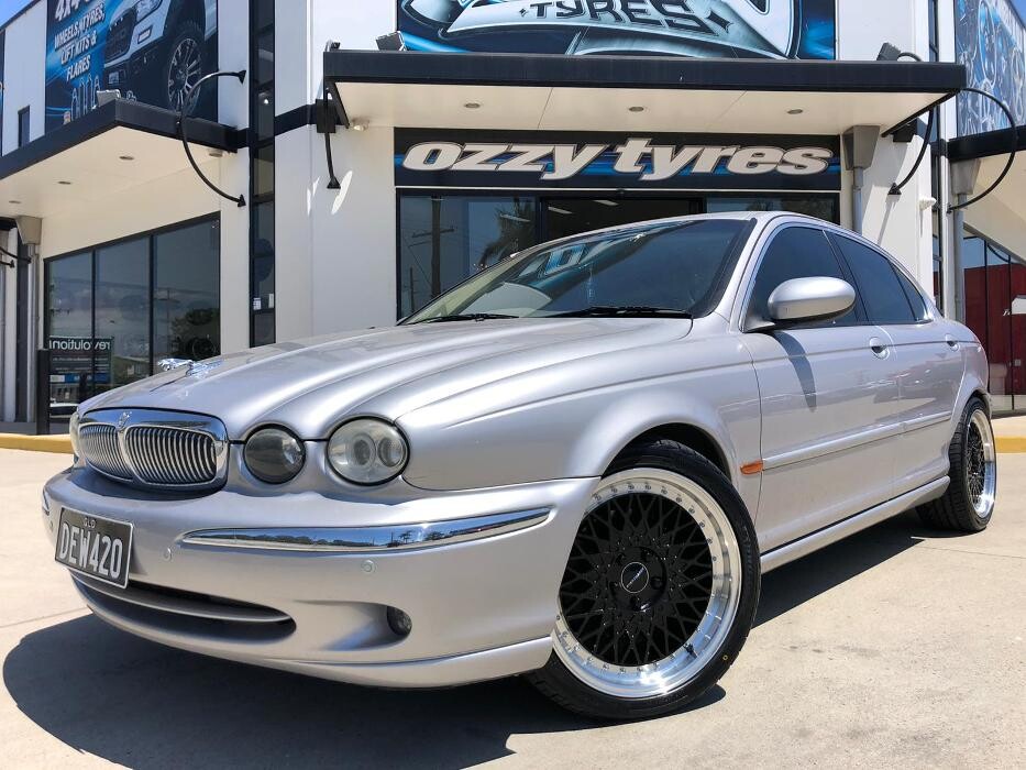 Images Ozzy Tyres Fyshwick | Tyres Canberra | Wheels & Tyres ACT | 4x4 Centre