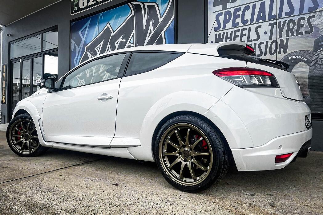 Images Ozzy Tyres Fyshwick | Tyres Canberra | Wheels & Tyres ACT | 4x4 Centre