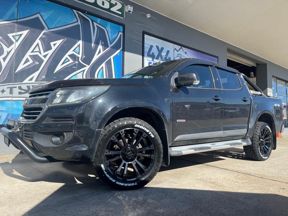 Images Ozzy Tyres Fyshwick | Tyres Canberra | Wheels & Tyres ACT | 4x4 Centre