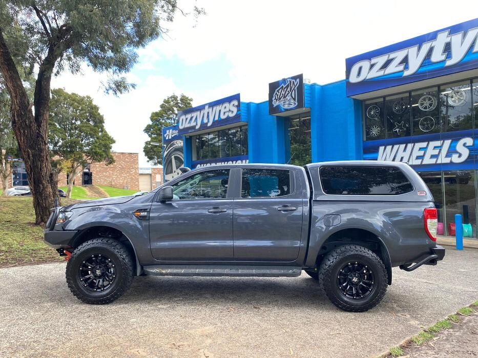 Images Ozzy Tyres Fyshwick | Tyres Canberra | Wheels & Tyres ACT | 4x4 Centre
