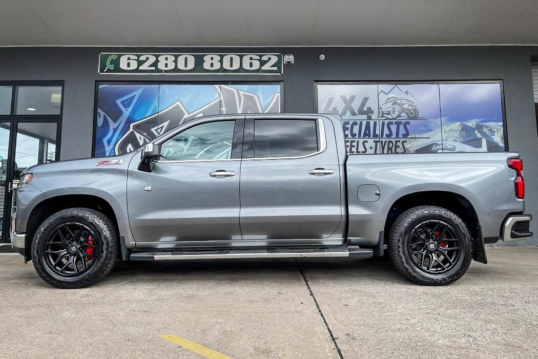 Images Ozzy Tyres Fyshwick | Tyres Canberra | Wheels & Tyres ACT | 4x4 Centre