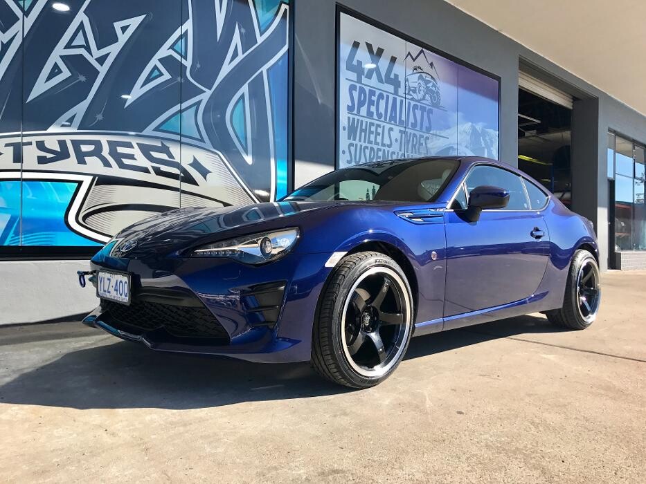 Images Ozzy Tyres Fyshwick | Tyres Canberra | Wheels & Tyres ACT | 4x4 Centre