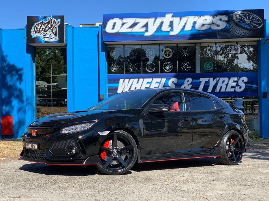 Images Ozzy Tyres Fyshwick | Tyres Canberra | Wheels & Tyres ACT | 4x4 Centre