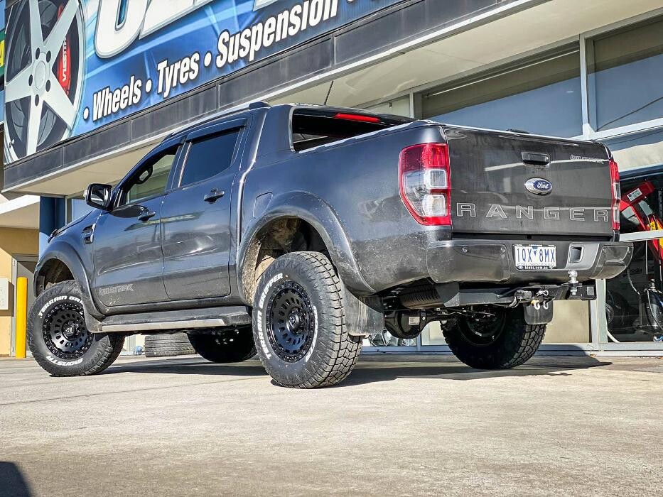 Images Ozzy Tyres Fyshwick | Tyres Canberra | Wheels & Tyres ACT | 4x4 Centre