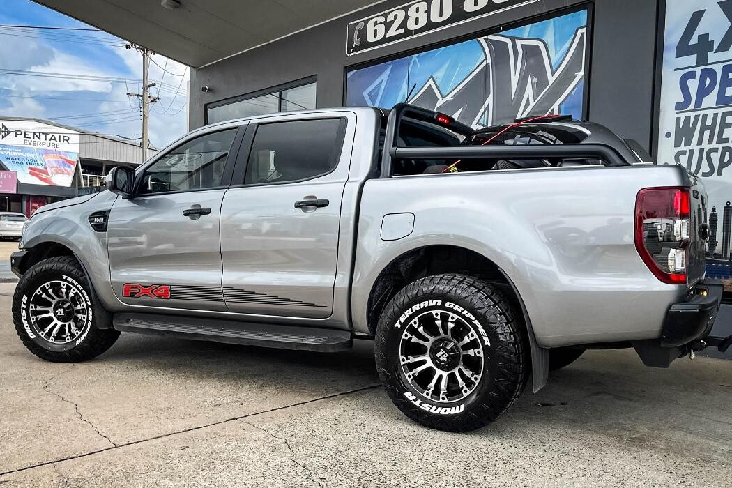 Images Ozzy Tyres Fyshwick | Tyres Canberra | Wheels & Tyres ACT | 4x4 Centre