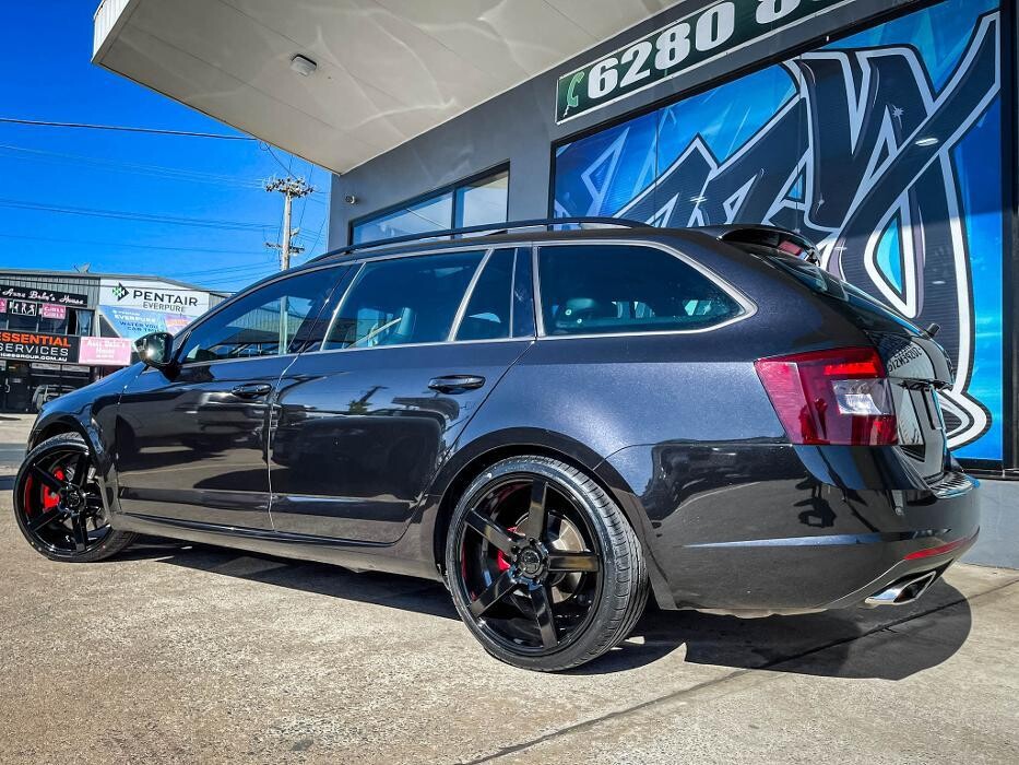 Images Ozzy Tyres Fyshwick | Tyres Canberra | Wheels & Tyres ACT | 4x4 Centre