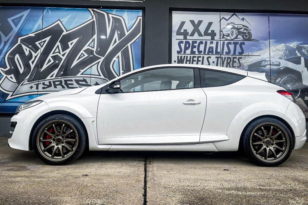 Images Ozzy Tyres Fyshwick | Tyres Canberra | Wheels & Tyres ACT | 4x4 Centre