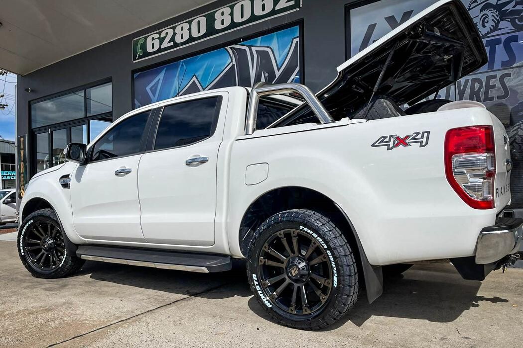 Images Ozzy Tyres Fyshwick | Tyres Canberra | Wheels & Tyres ACT | 4x4 Centre