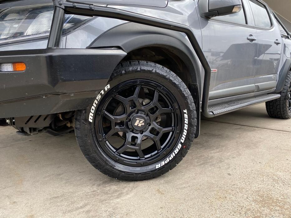 Images Ozzy Tyres Fyshwick | Tyres Canberra | Wheels & Tyres ACT | 4x4 Centre
