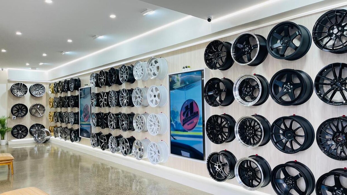 Images Ozzy Tyres Welshpool