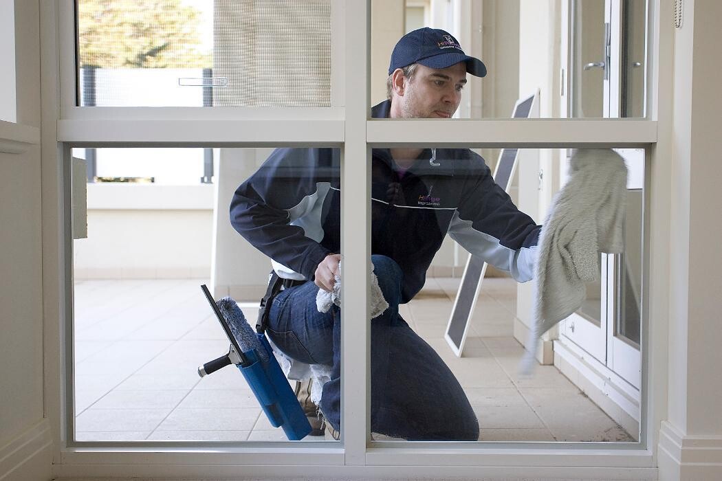 Images HiRange Window Cleaning