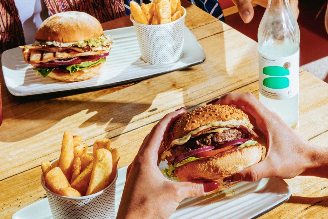 Images Grill'd Burgers - Byron Bay