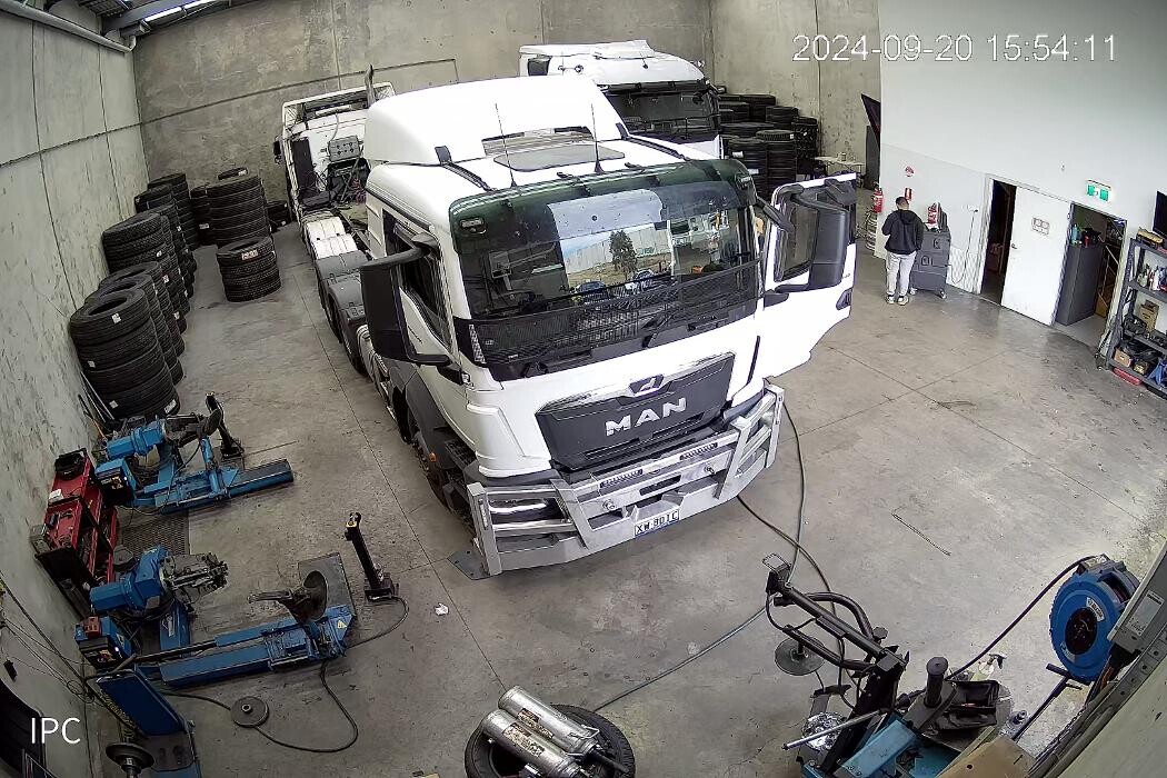Images MSB Mobile Truck Tyres & Wheel Alignment Truganina
