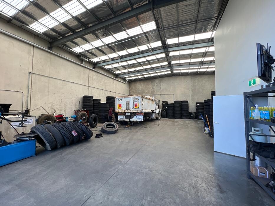 Images MSB Mobile Truck Tyres & Wheel Alignment Truganina