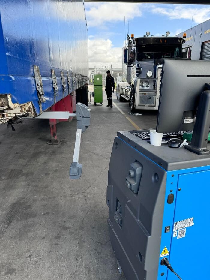 Images MSB Mobile Truck Tyres & Wheel Alignment Truganina