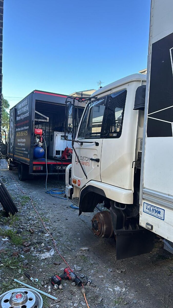 Images MSB Mobile Truck Tyres & Wheel Alignment Truganina