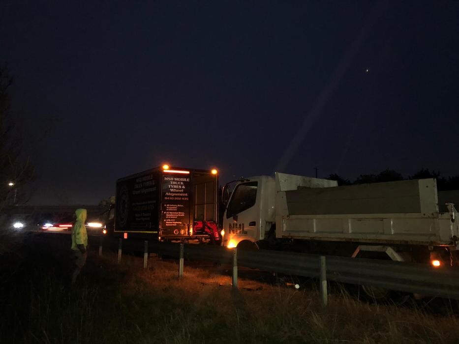Images MSB Mobile Truck Tyres & Wheel Alignment Truganina