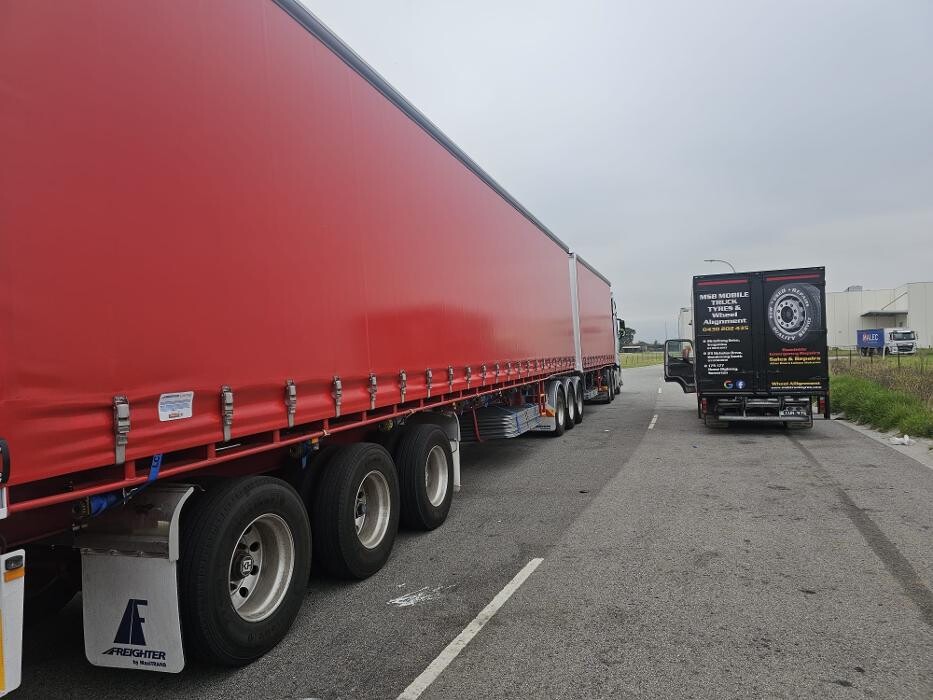 Images MSB Mobile Truck Tyres & Wheel Alignment Truganina