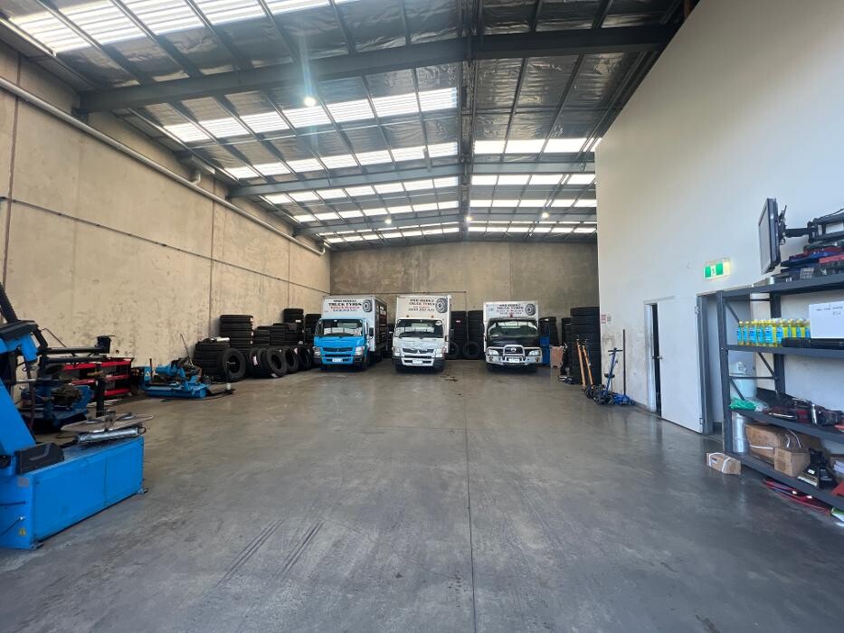 Images MSB Mobile Truck Tyres & Wheel Alignment Truganina