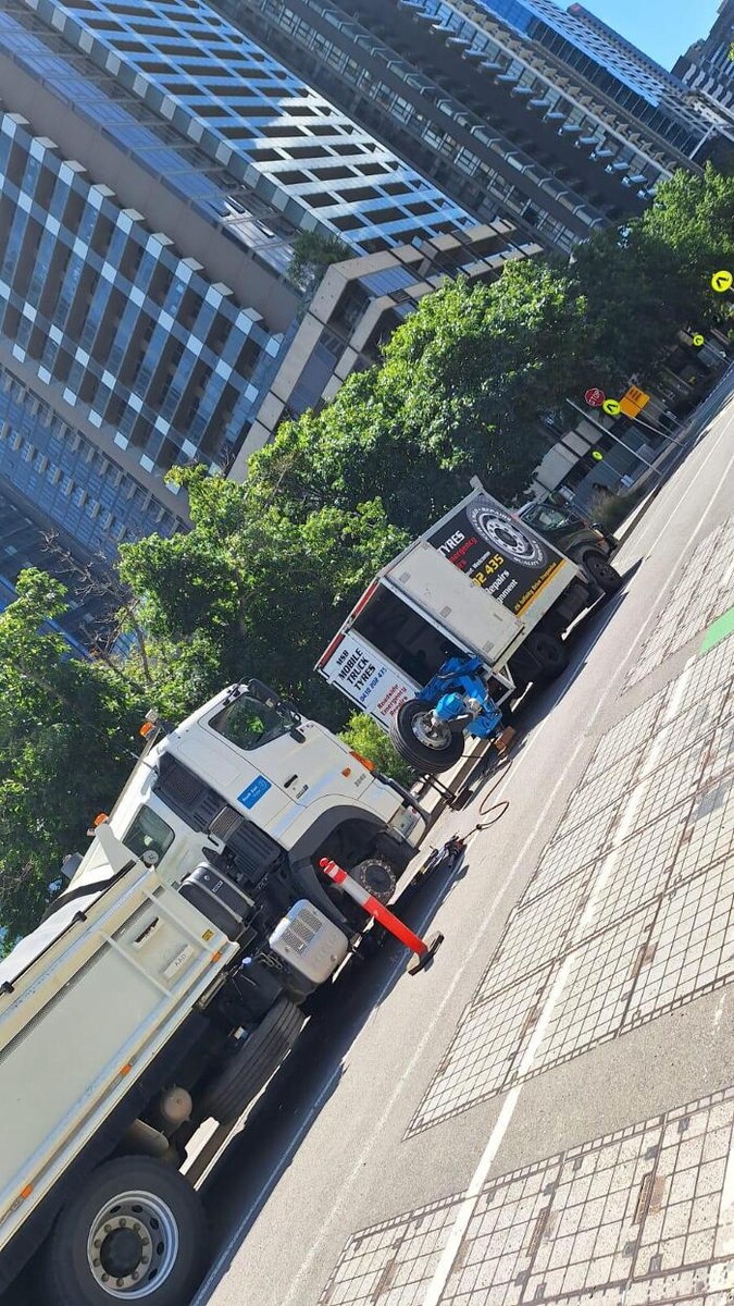 Images MSB Mobile Truck Tyres & Wheel Alignment Truganina
