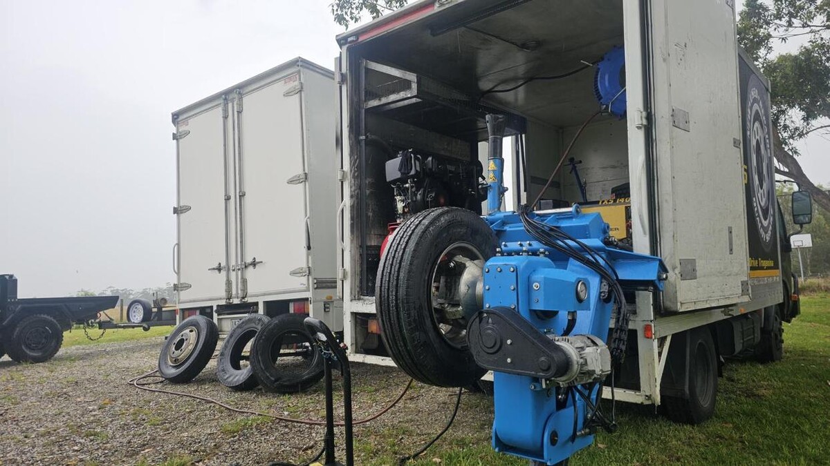 Images MSB Mobile Truck Tyres & Wheel Alignment Truganina