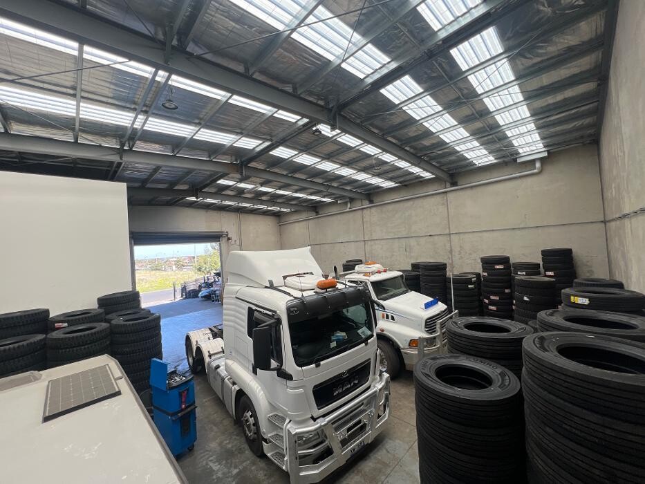 Images MSB Mobile Truck Tyres & Wheel Alignment Truganina
