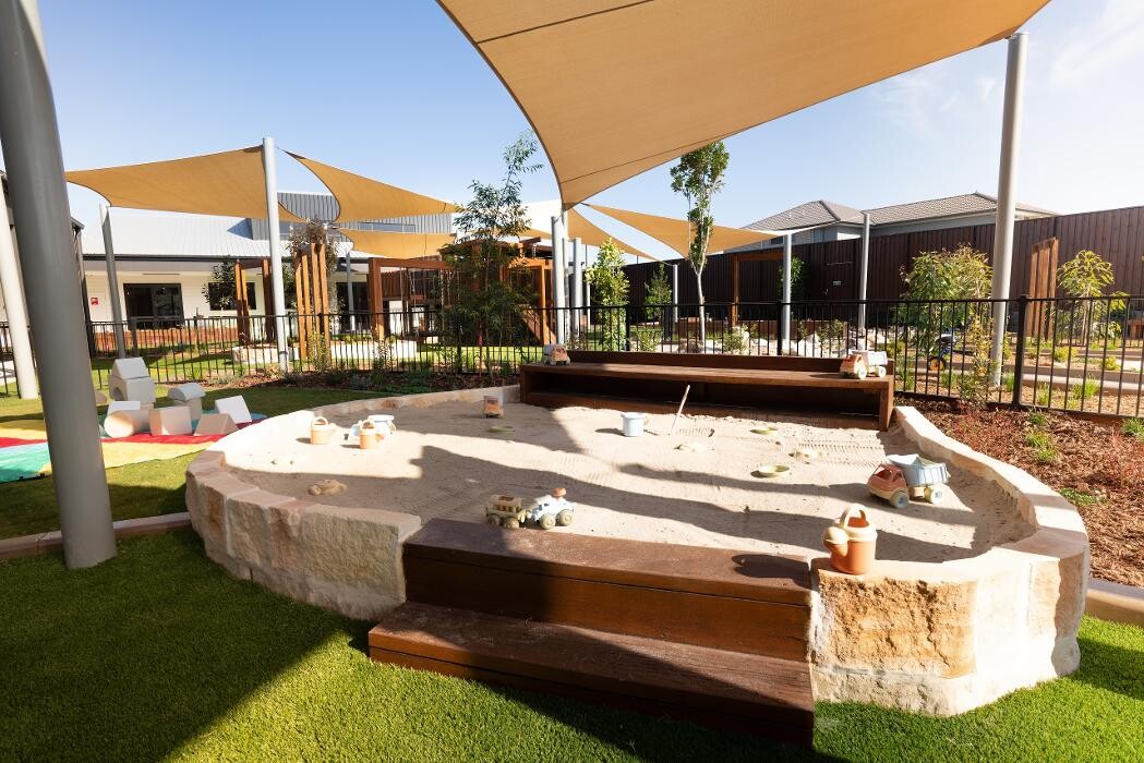 Images PEAK Childcare and Kindergarten Flagstone