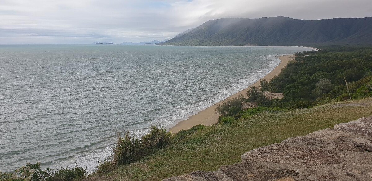 Images East Coast Car Rentals - Cairns Airport