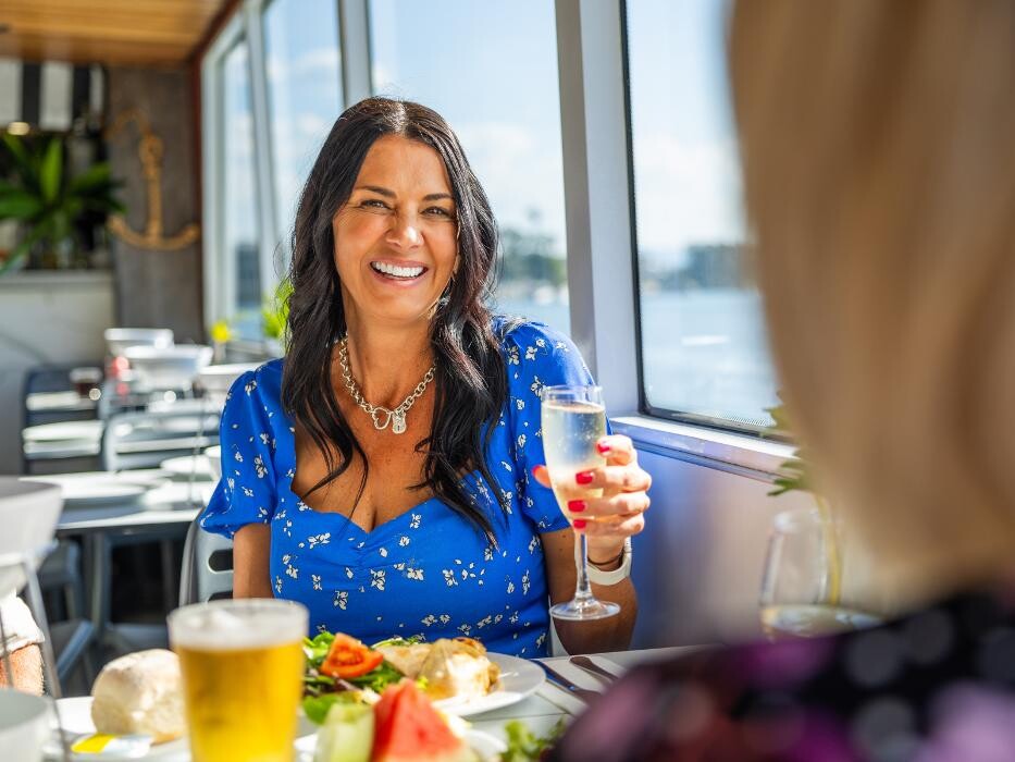 Images Sea World Cruises Surfers Paradise (Lunch Cruise)