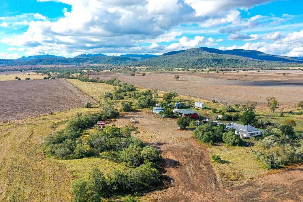 Images Davidson Cameron & Co Quirindi