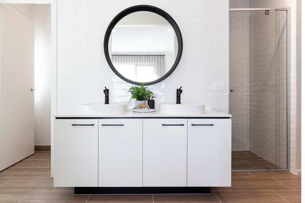 Images JG King Homes - Warrnambool Office