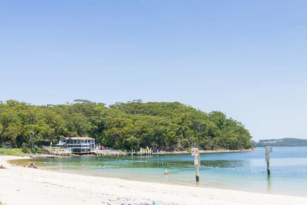 Images Little Beach Boathouse