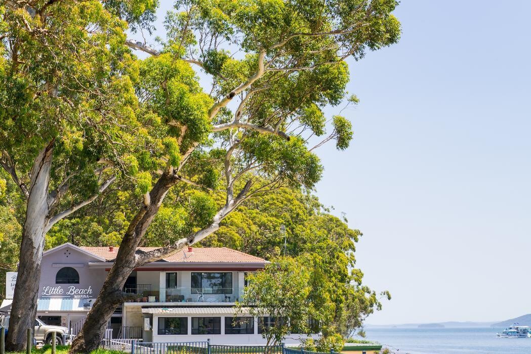 Images Little Beach Boathouse