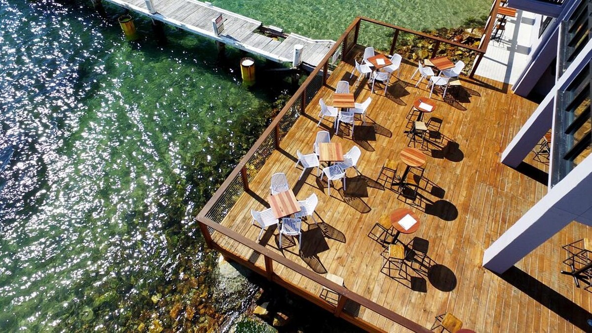 Images Little Beach Boathouse