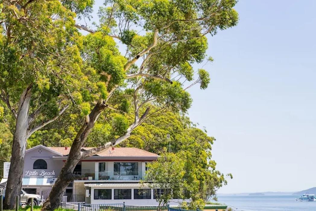 Images Little Beach Boathouse