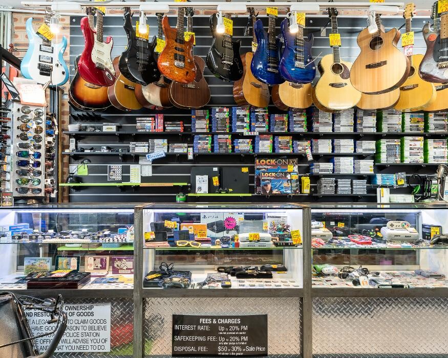 Images Hamilton Pawn Shop