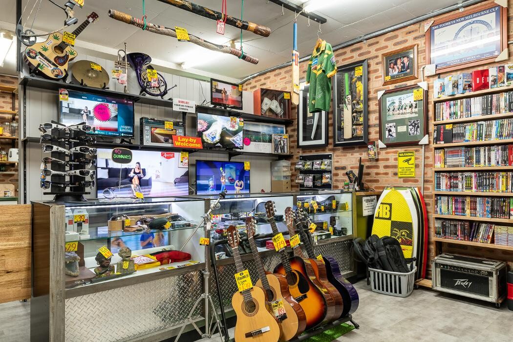 Images Hamilton Pawn Shop