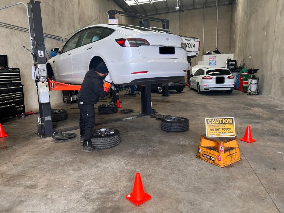 Images Bosch Car Service - Armstrong Creek Motors