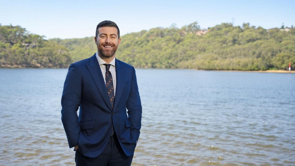 Images Steven Cirillo - Real Estate Agent