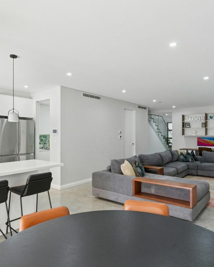 Images Steven Cirillo - Real Estate Agent