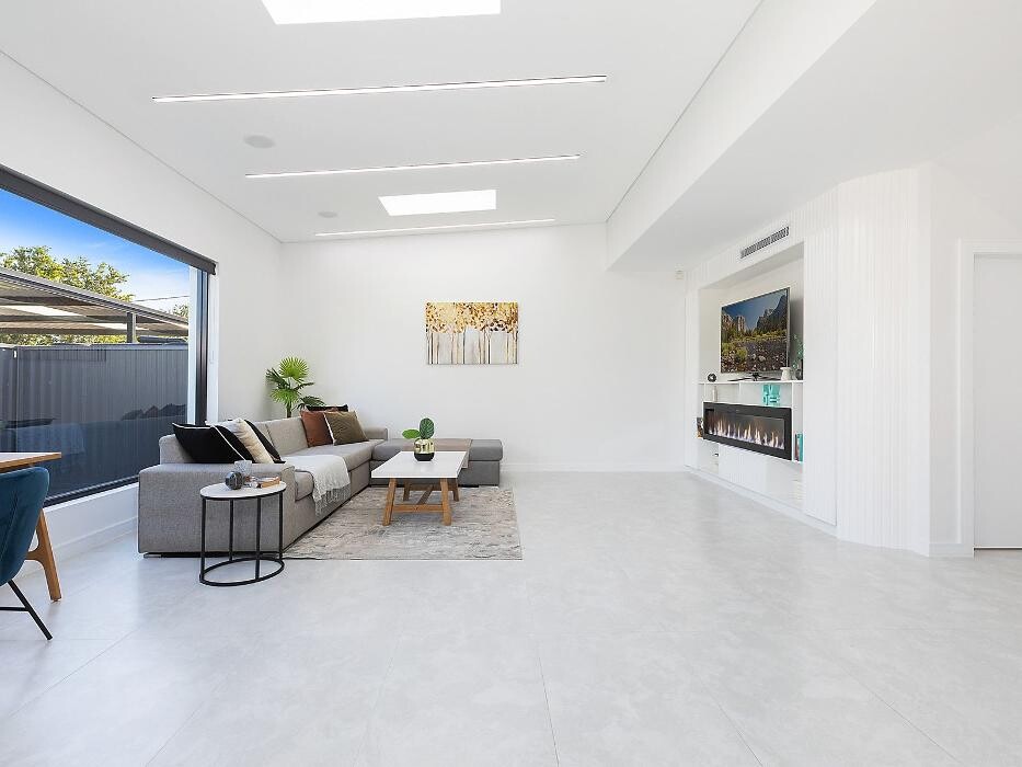 Images Steven Cirillo - Real Estate Agent