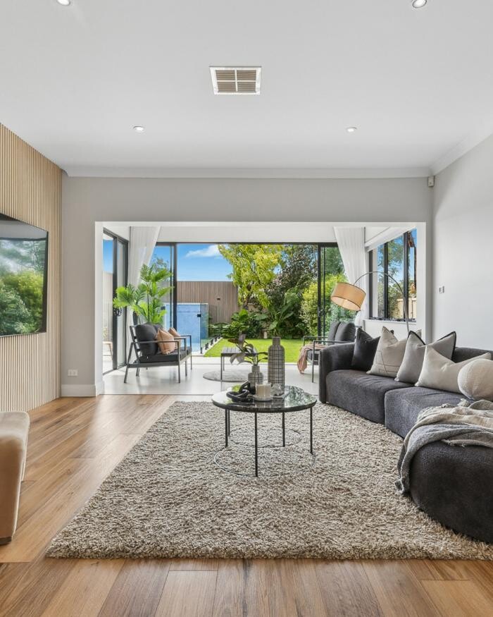 Images Steven Cirillo - Real Estate Agent