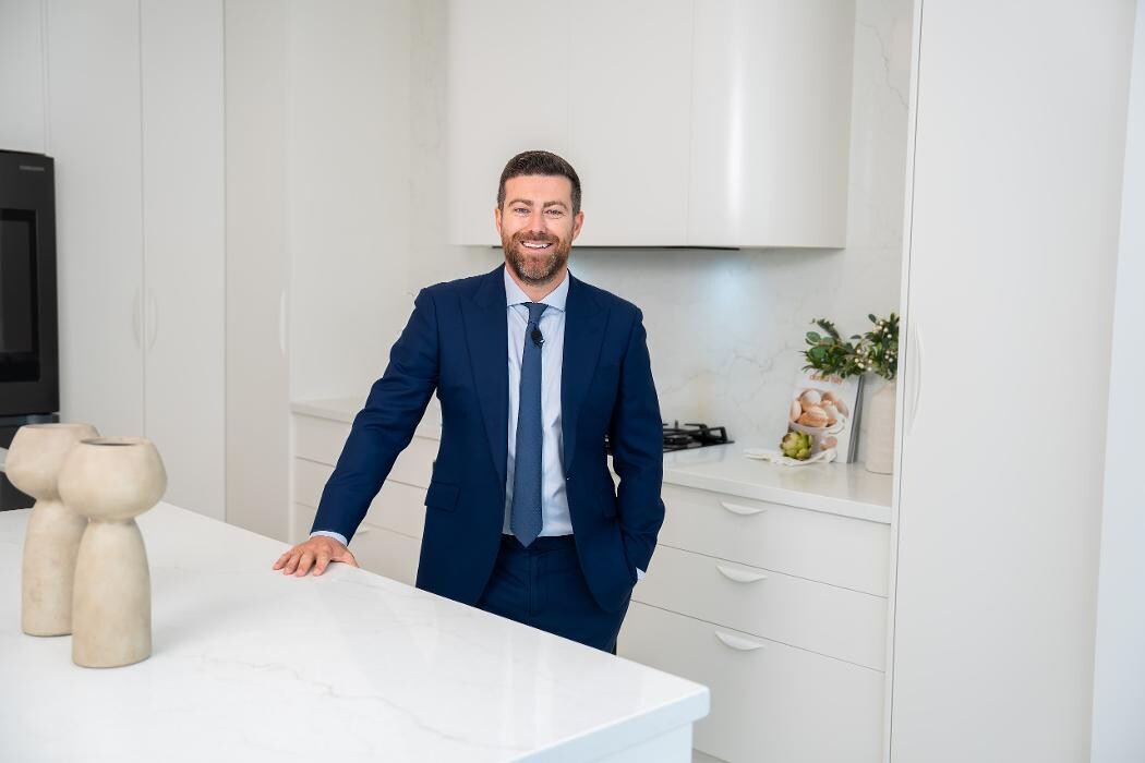 Images Steven Cirillo - Real Estate Agent