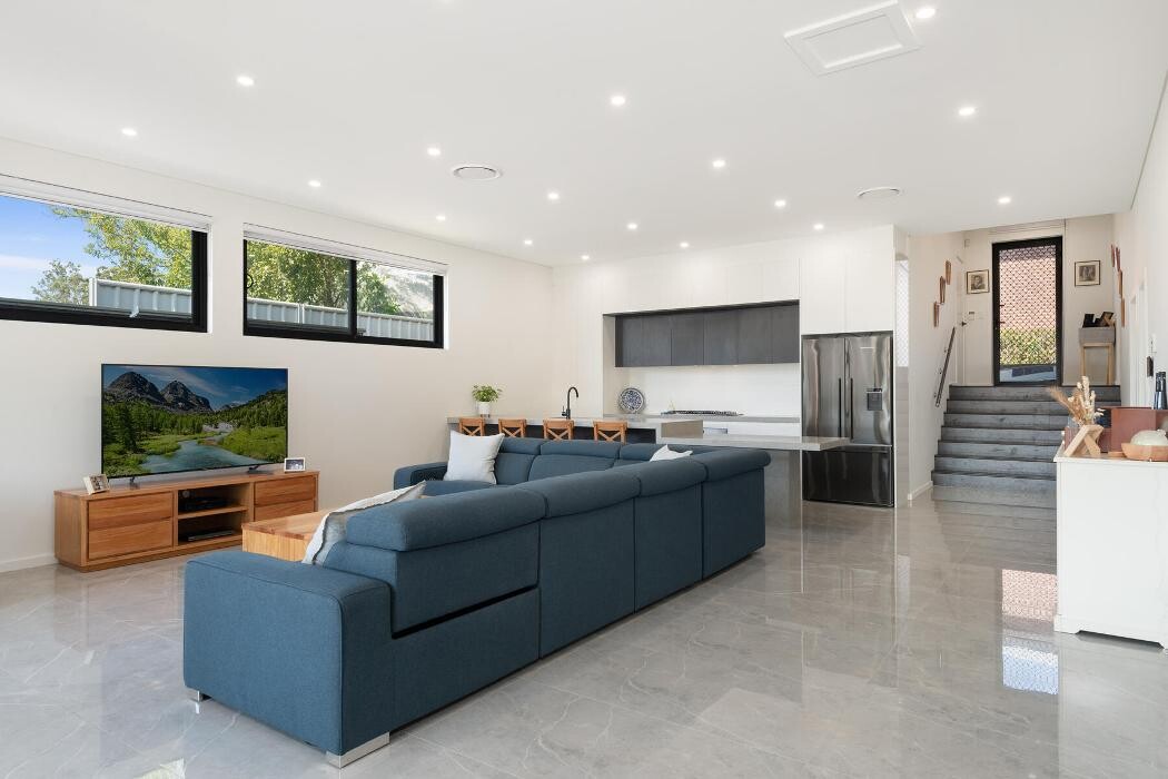 Images Steven Cirillo - Real Estate Agent