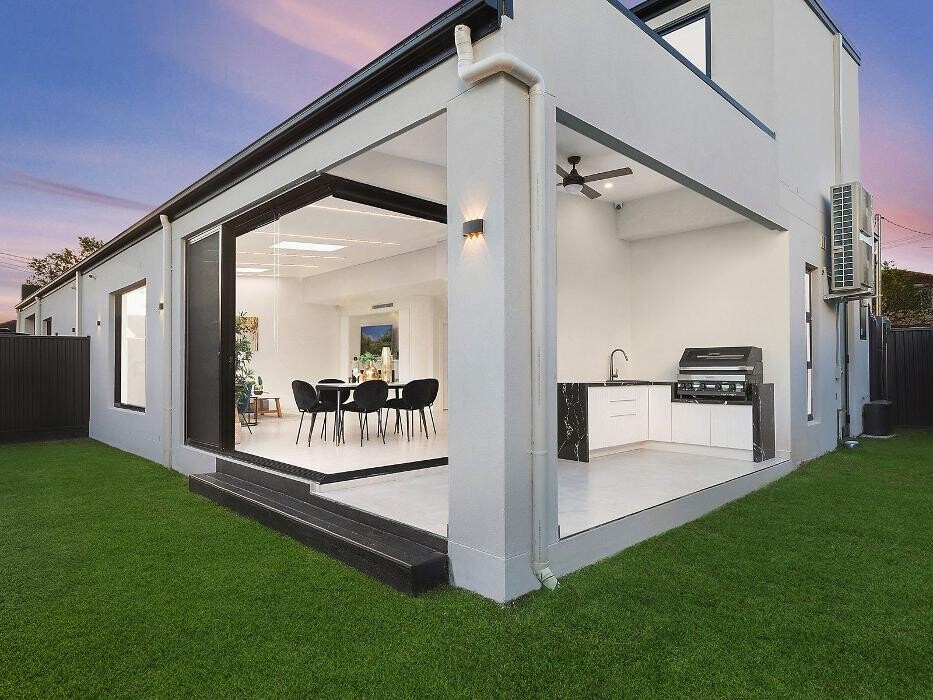 Images Steven Cirillo - Real Estate Agent