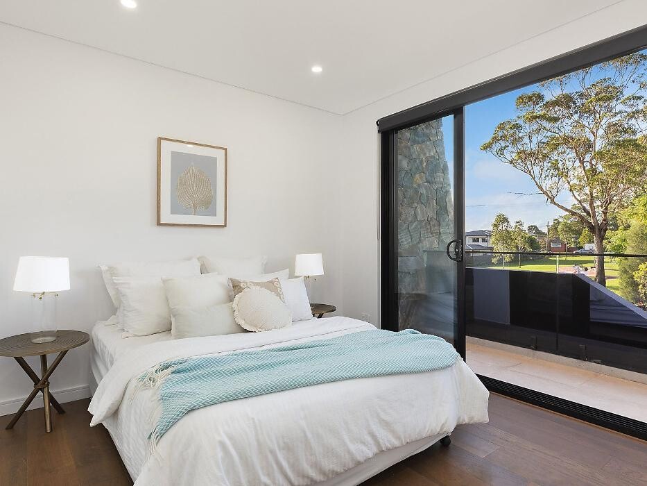 Images Steven Cirillo - Real Estate Agent