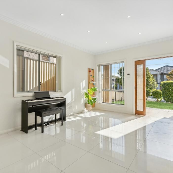 Images Steven Cirillo - Real Estate Agent