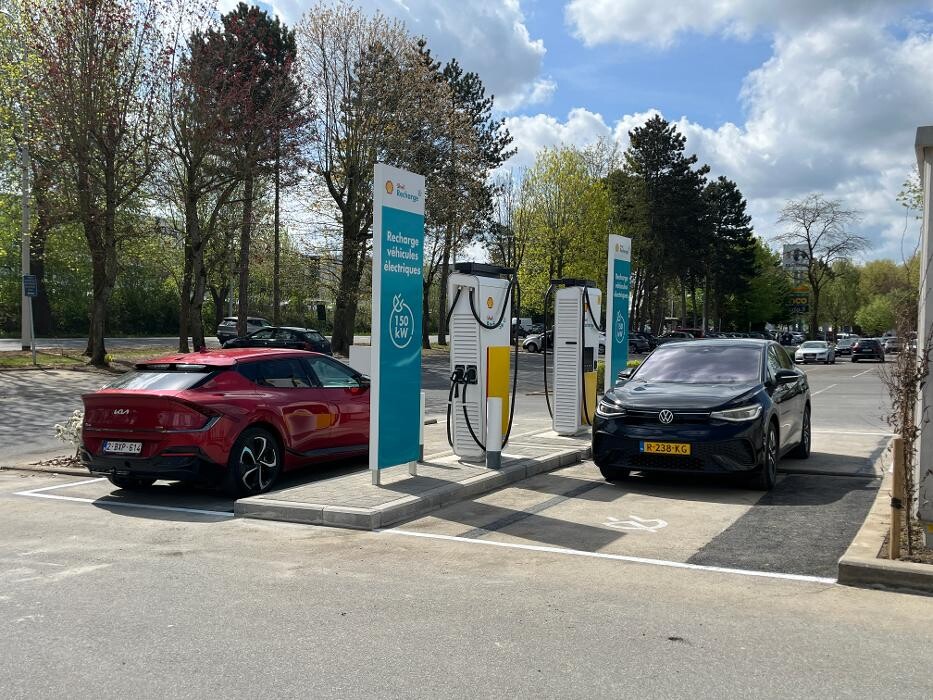 Images Shell Recharge Charging Station