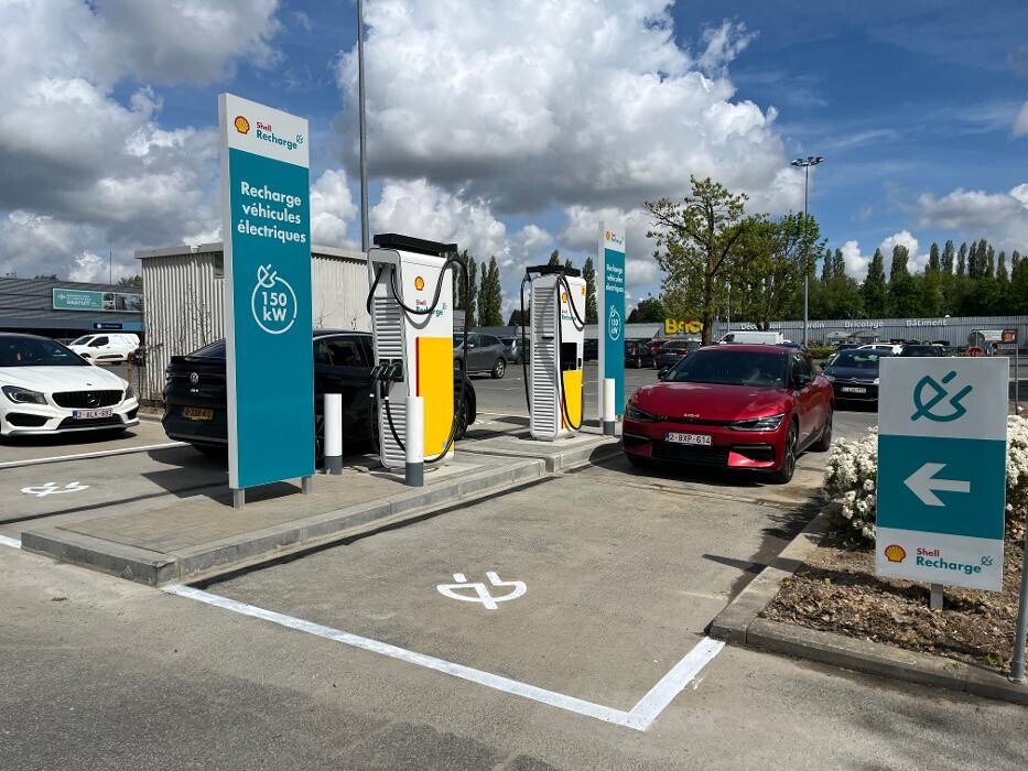 Images Shell Recharge Charging Station